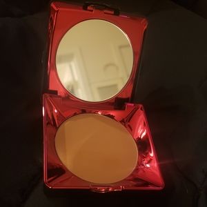 Lock it powder foundation